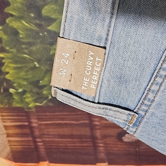 Madewell Curvy Perfect Jeans Size 24 NWT - Picture 4 of 5